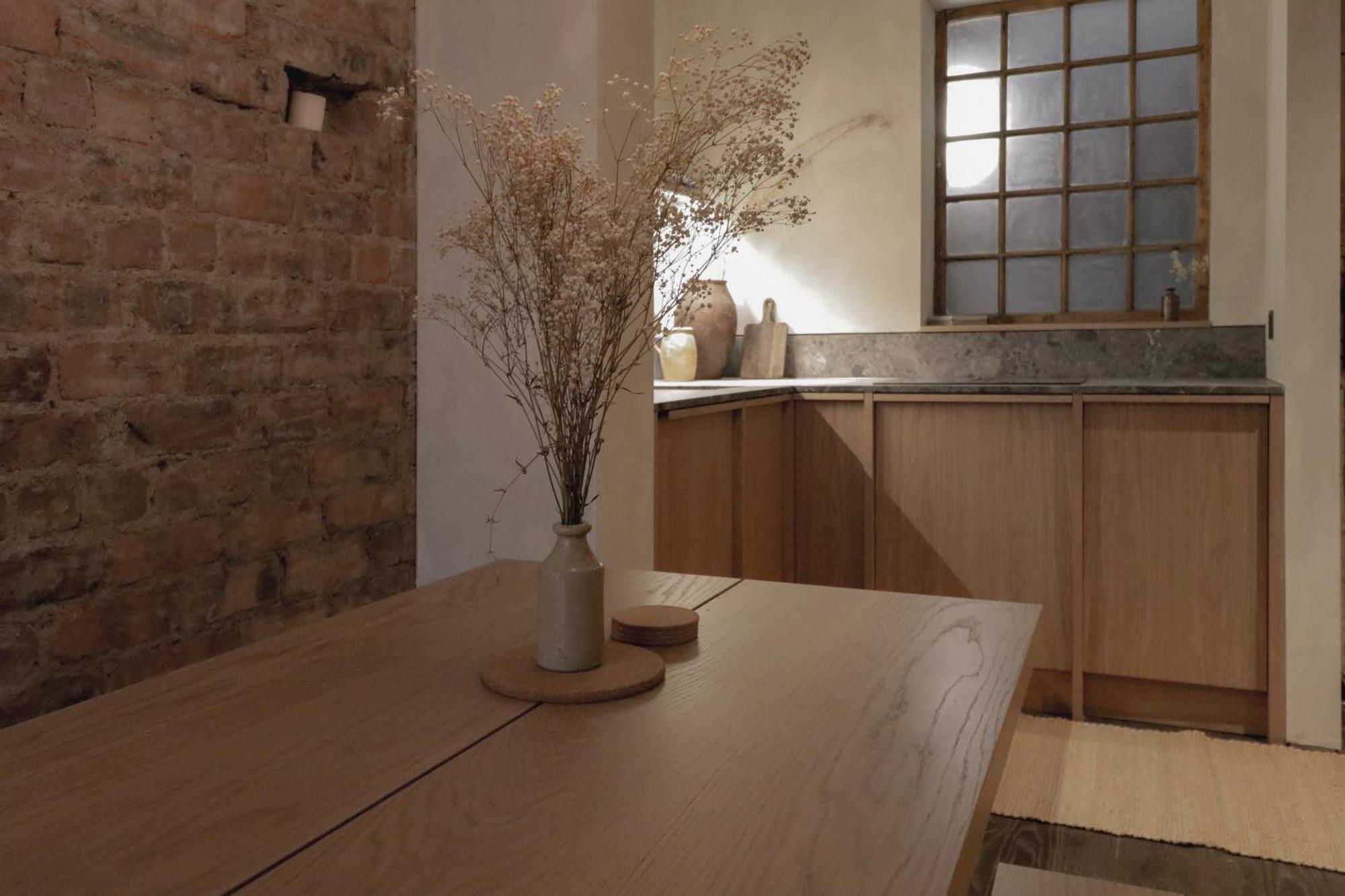 Loggia Apartment *